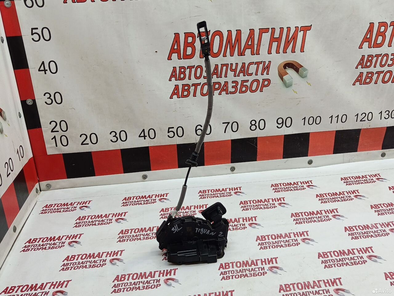 Замок двери задний левый Volkswagen Tiguan 2