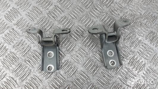 Петля двери задней правой toyota corolla verso 2