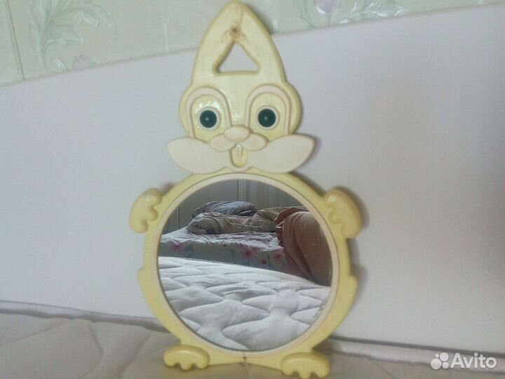 Зеркало детское настенное