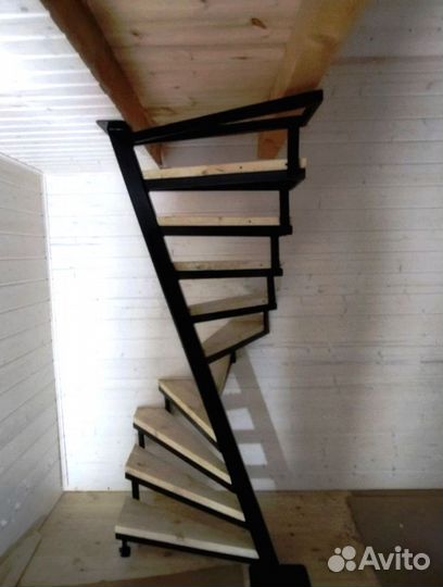 Лестница для дома на 2 этаж