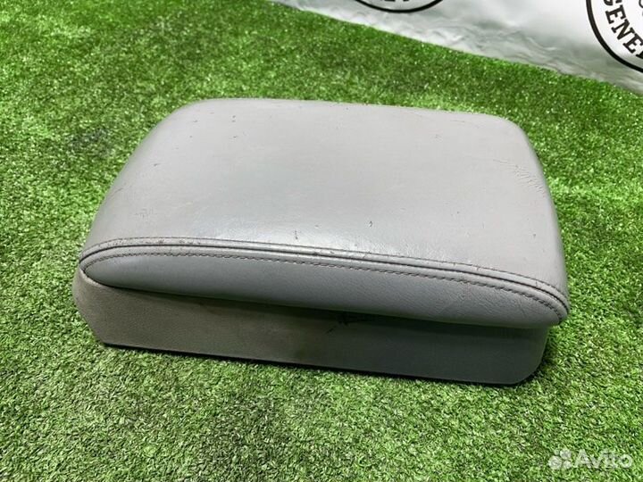 Бардачок между сиденьями Toyota Land Cruiser FZJ80