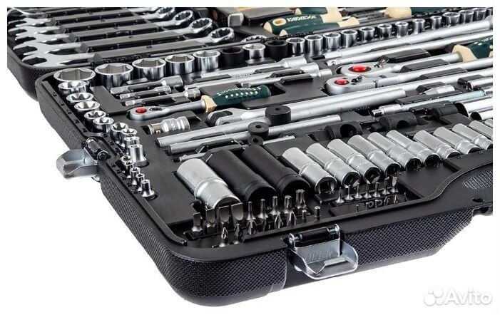 Набор инструментов Форс 180, 142 профес, новый