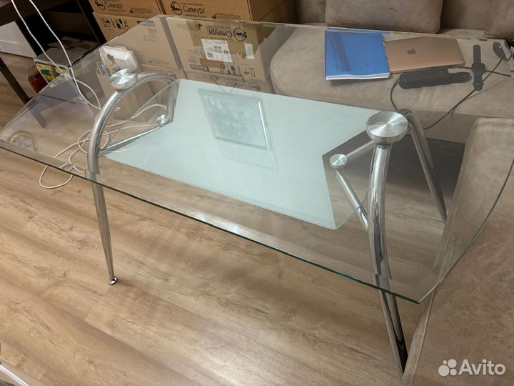 Кухонный стол