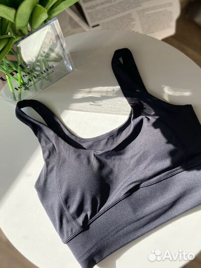 Топ спортивный новый Xs-S