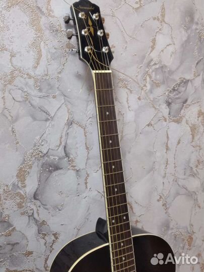 Акустическая гитара