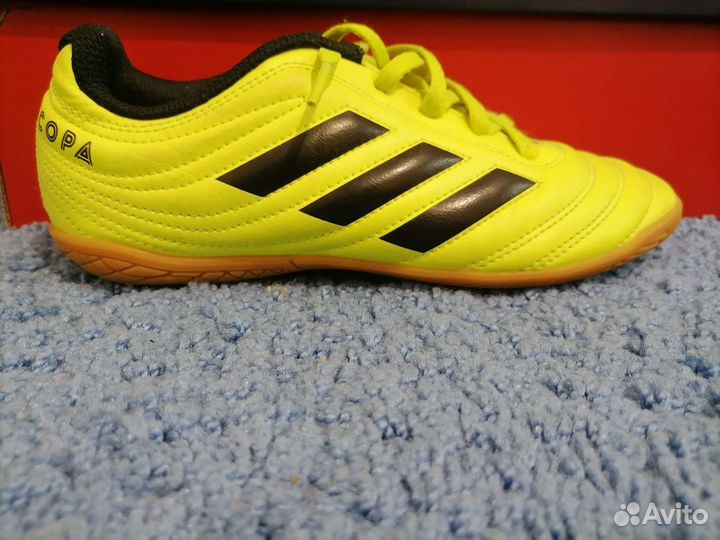 Футбольные бутсы