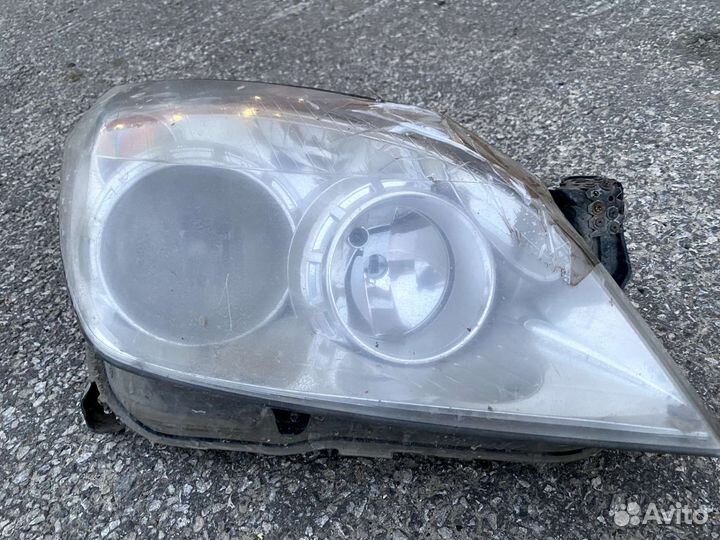 Фара Opel Astra H правая