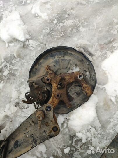 Skoda superb 2 цапфа задняя кулак