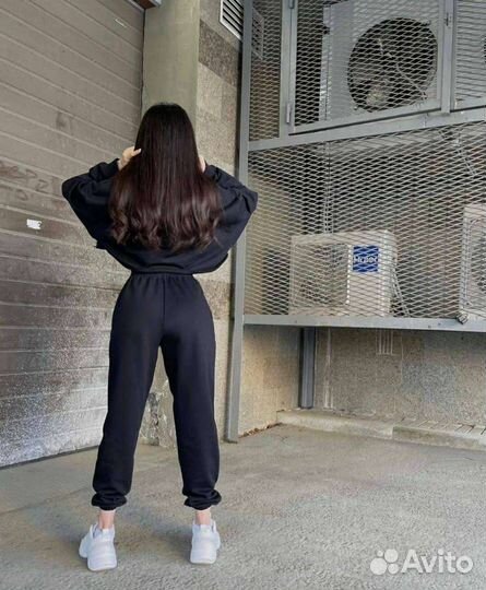Спортивный костюм женский