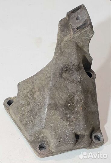 Кронштейн двигателя левый Audi A6 C5, Allroad C5