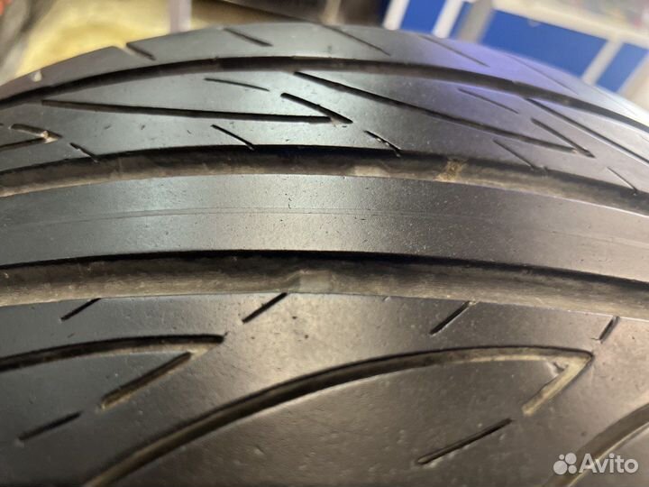 Yokohama Advan Fleva V701 235/40 R18 95W