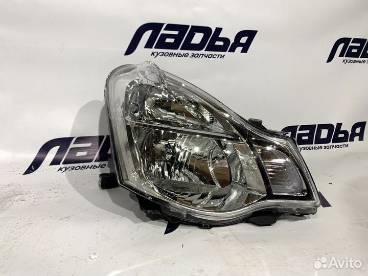 Фара Nissan Almera G15 (13) правая
