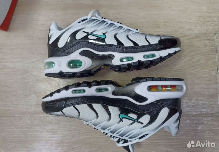 Кроссовки Nike Air Max Tn Plus