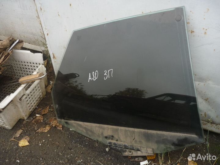 Стекло двери заднее правое Ауди 80 б3