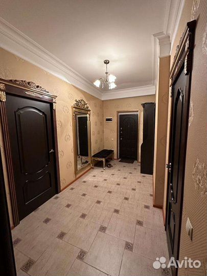 Капитель дверей