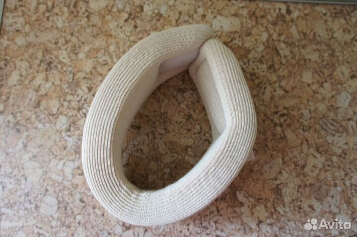 Ортопедический шейный воротник