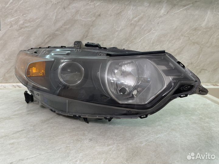 Фара правая Honda Accord 8, 2010 года