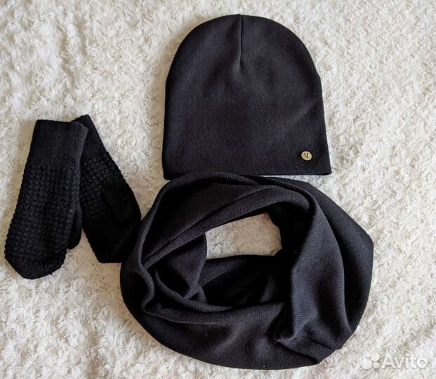 Стильный комплект шапка и снуд