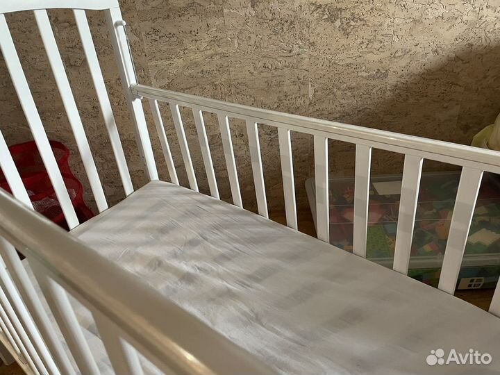 Кровать с маятником