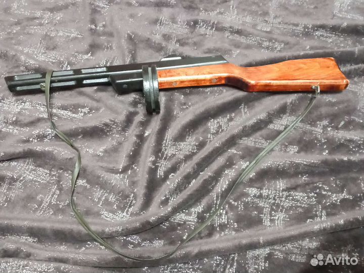 Деревянный автомат, щит и меч. Ручной работы