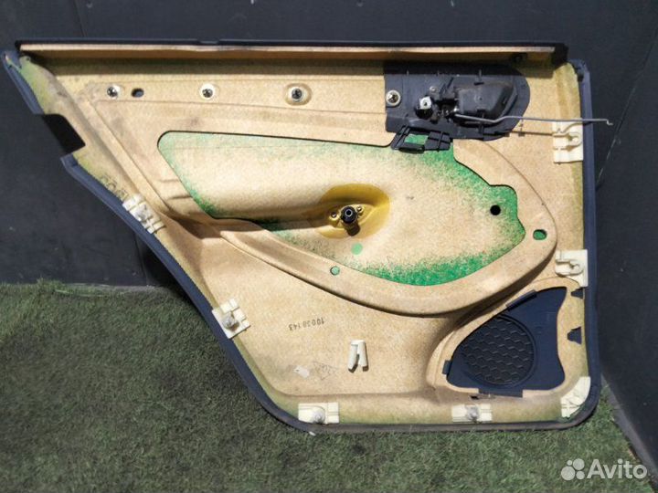 Дверная карта задняя правая Mercedes-Benz C200