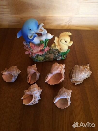 Ракушки и фигурка для аквариума или для интерьера