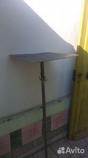 Стол металлический, не крашеный, варился для кладб
