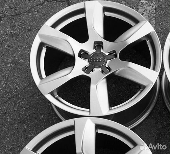 Колеса Audi или bmw зима разношир. Dunlop ориг