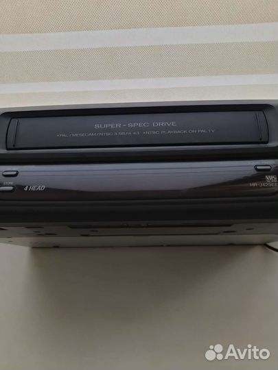 Видеомагнитофон JVC