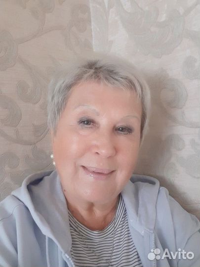 Работник торгового зала