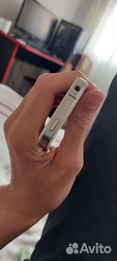 iPhone 4, 8 ГБ