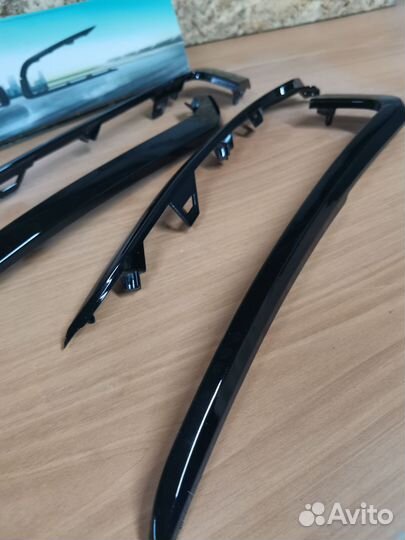 Молдинги переднего бампера Гранта FL Черный глянец