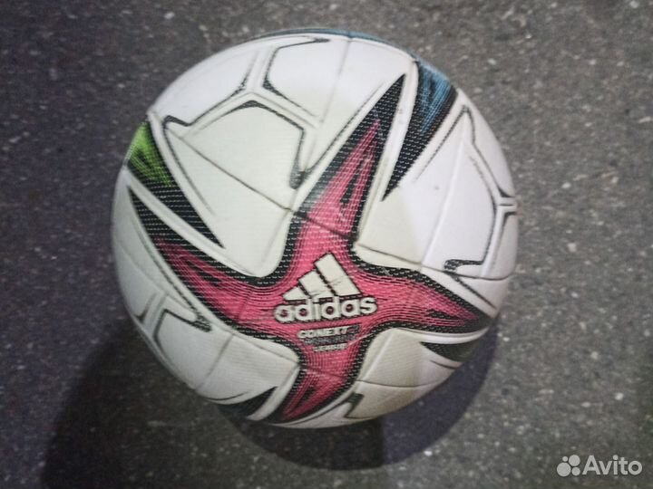 Футбольный мяч adidas размер 4