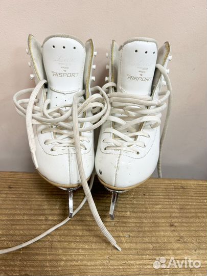 Фигурные коньки risport