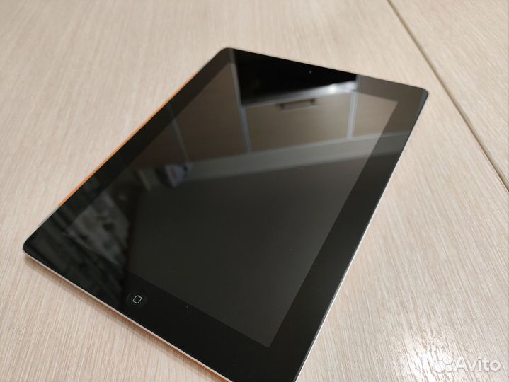 iPad (2 поколения)