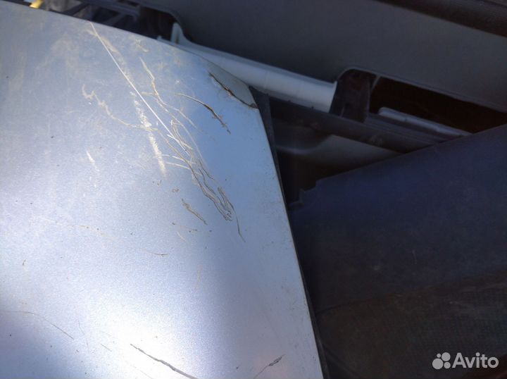 Капот тойота ноах AZR60 без никеля