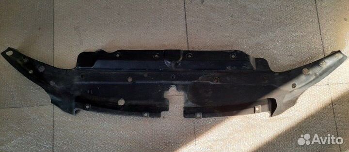 Накладка замка капота передняя Тoyota Land Cruiser