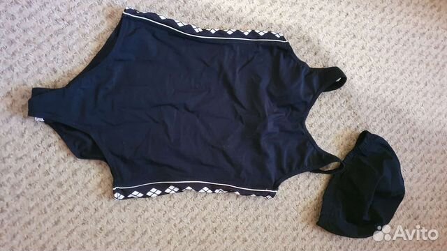 Купальник с шапочкой для плавания