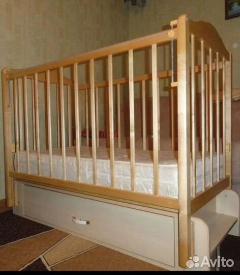 Детская кровать с продольным маятником