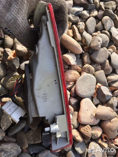 Hyundai Sonata YF фонарь задний с крышки правый