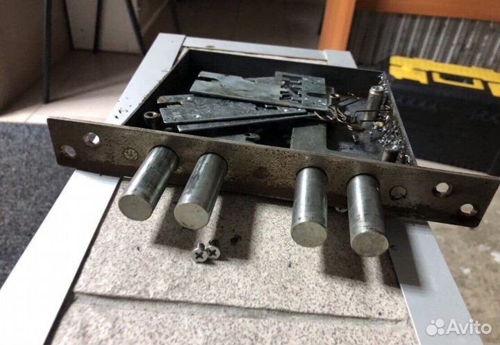 Вскрытие замков / Вскрытие авто / Замена замков