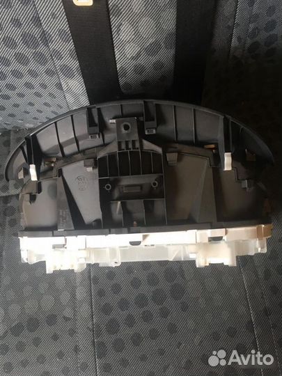 Панель щиток приборов на Mitsubishi Pajero