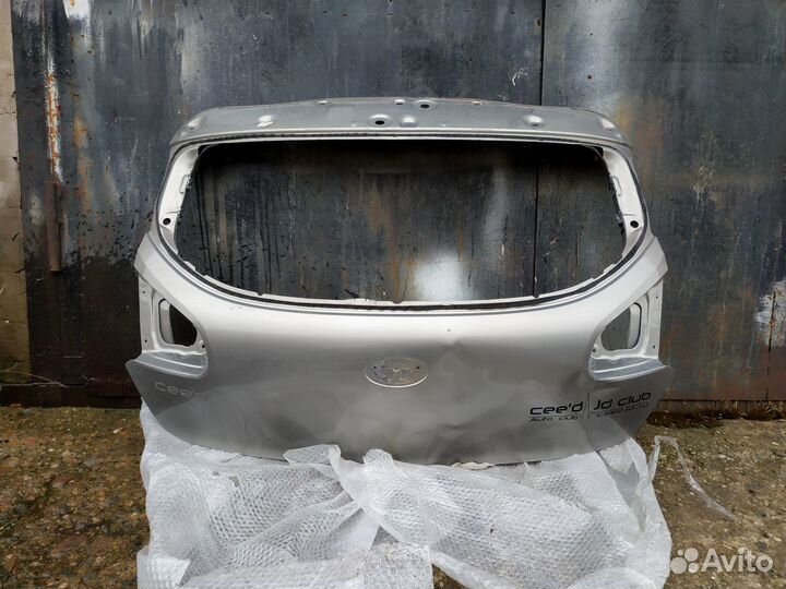 Крышка багажника Kia Ceed