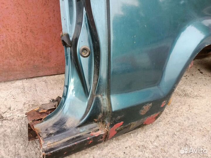 Заднее левое крыло Ford Bronco 2
