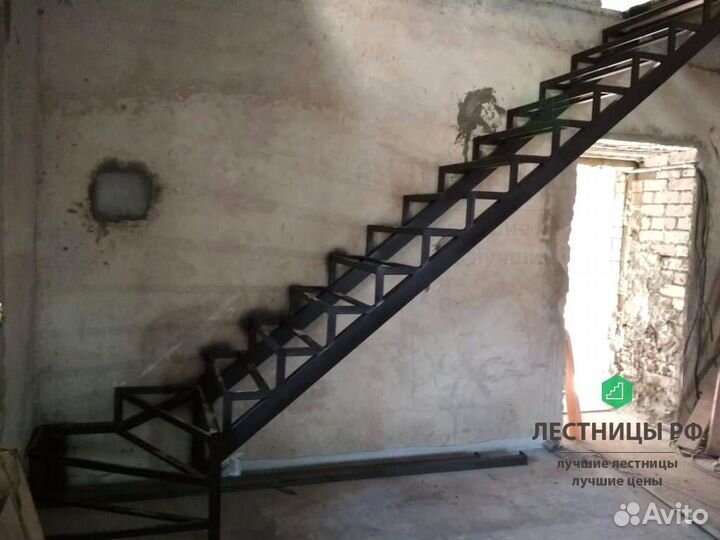 Каркас лестницы металл