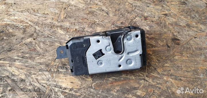 Замок двери передней левой Opel Astra H 2004-2014