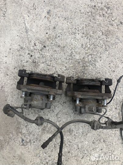 Суппорта передние Mercedes w211 4 matic