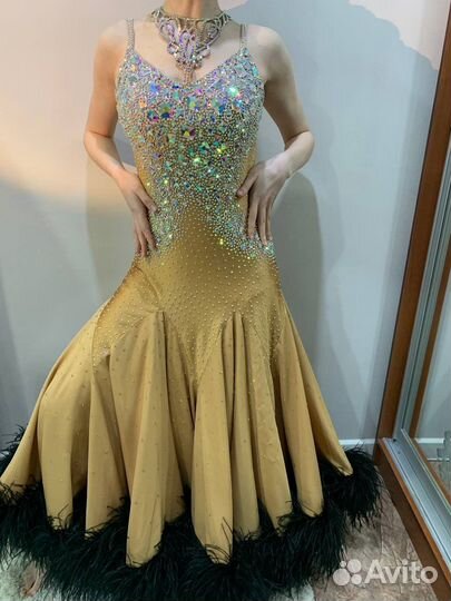 Платье для бальных танцев