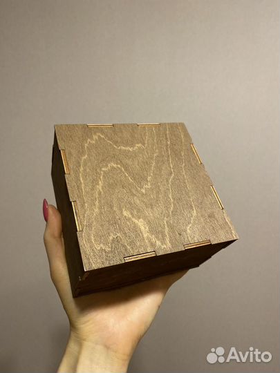 Подарочная коробка