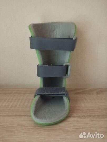 Тутор на голеностопный сустав левый